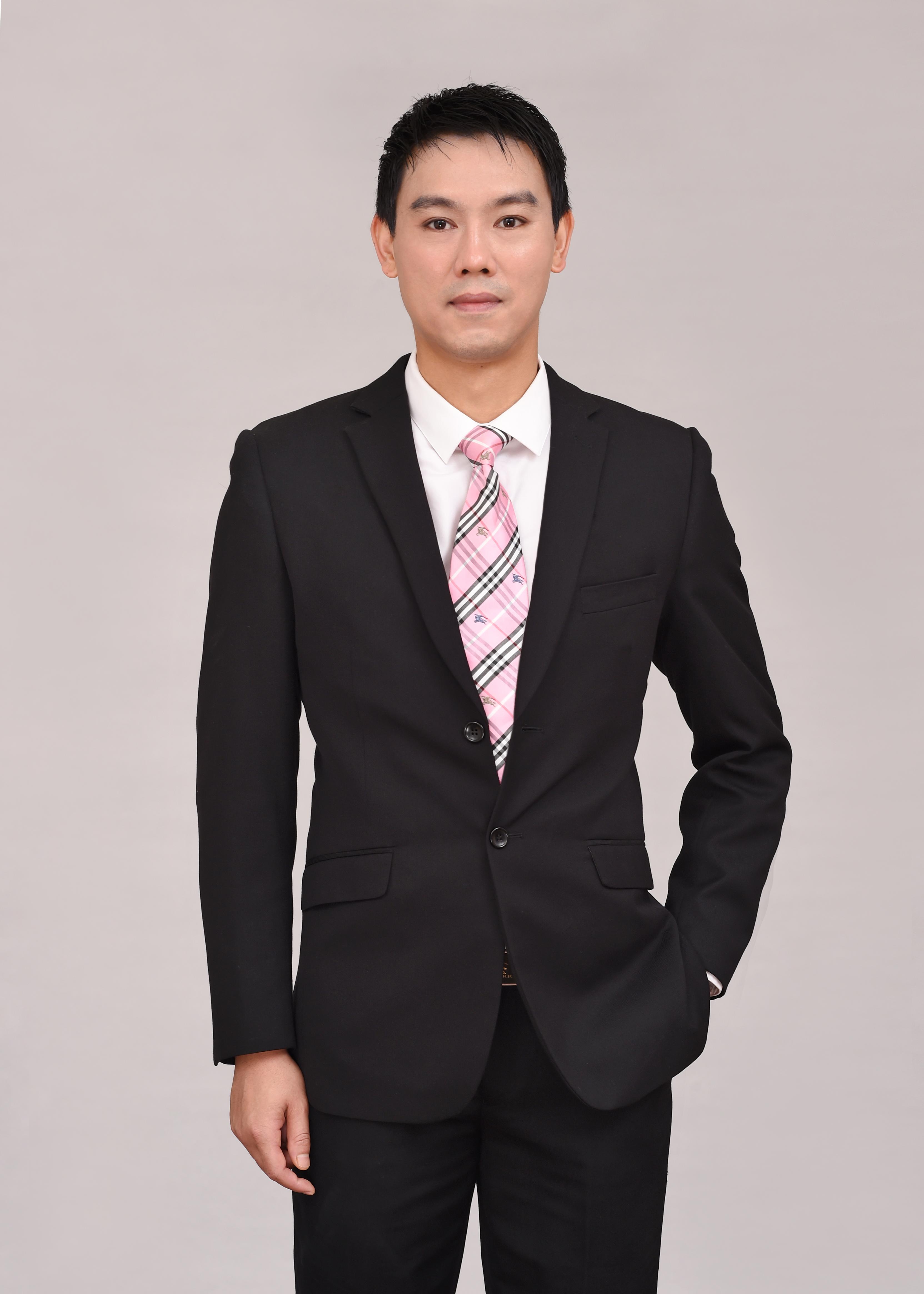 柳璀影 视觉与舞美负责人